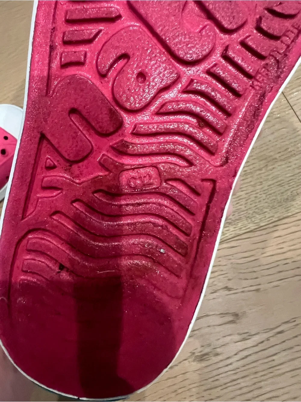 Native Jefferson Pink Slip-On Sneakers